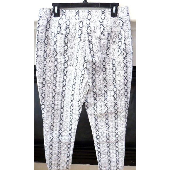 Pretty Little Thing Faux Leather High Rise Snake Print Tapered Trousers 10 EUC - Picture 5 of 11